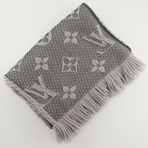 LOUIS VUITTON Gray Scarf - Picture 4 of 5